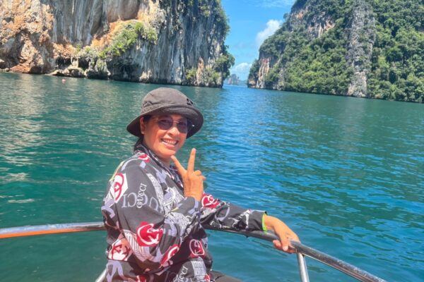 Hong Island and 4 Islands Day Trip from Krabi by Neptune Speedboat