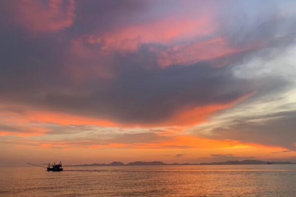 Krabi: Phi Phi & 4 Islands Sunset Speedboat Tour